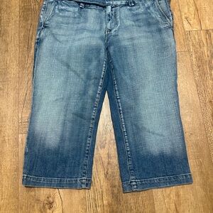 7 for all Man Kind cropped capris Sz  32